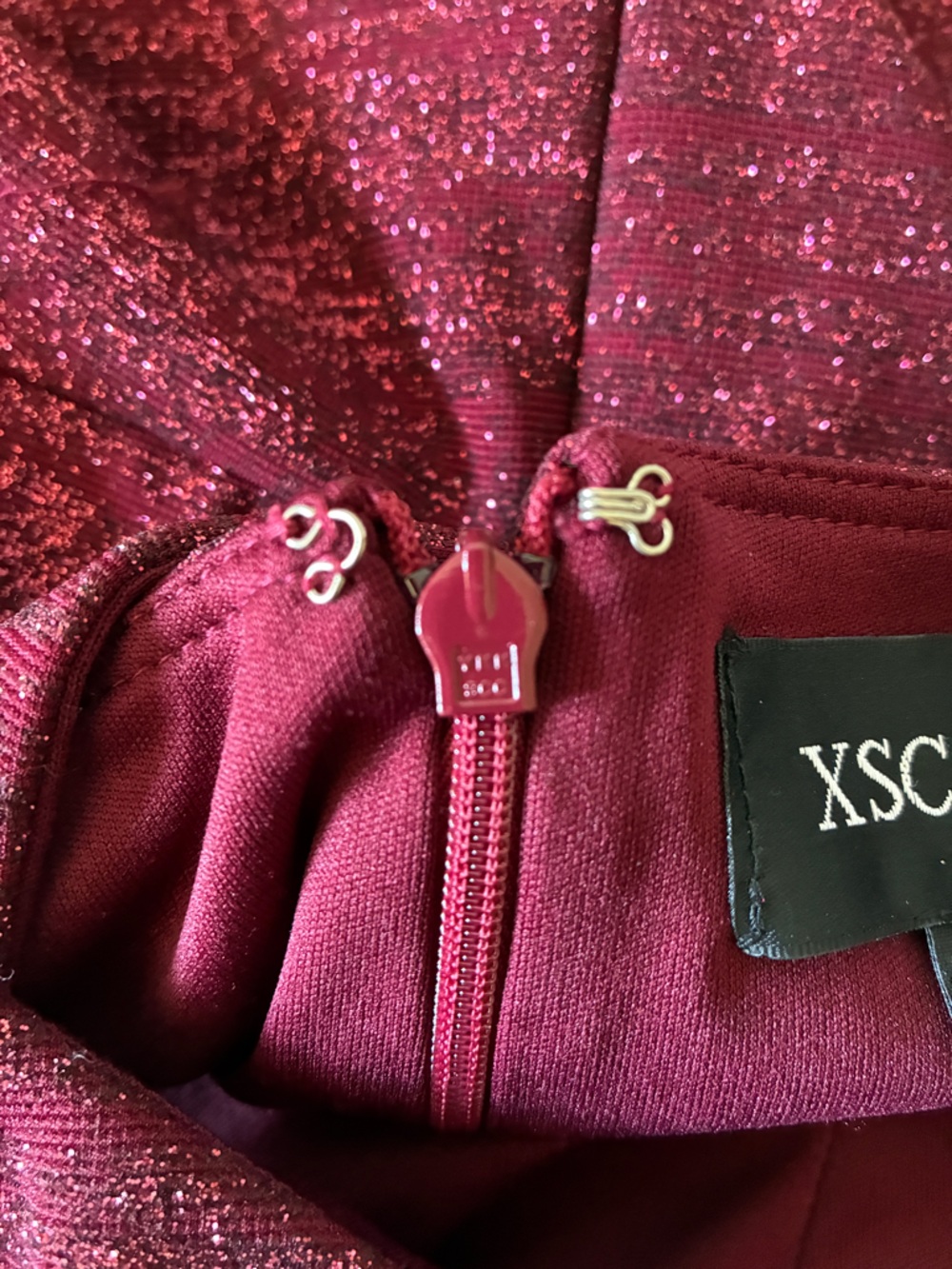 NWT Xscape Shimmery Glitter Burgundy Wine Halter Mini Party Dress - Size 10 - Picture 7 of 9